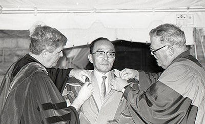 Shusaku Endo receives honorary degree from Georgetown